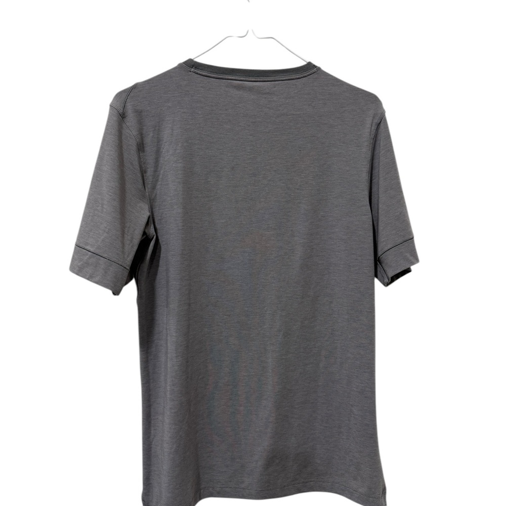 Men’s Nike Yoga shirt - Size small - Grey - Picture 2 of 2
